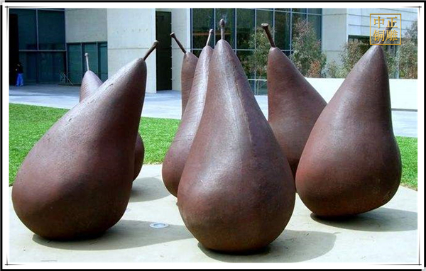 水果梨铜雕塑.jpg 水果梨铜雕塑.jpg