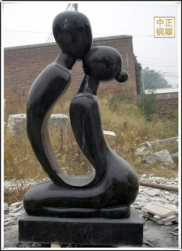 抽象人物铜像.jpg