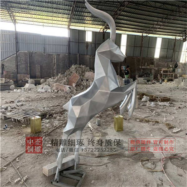 不锈钢雕塑鹿价格.jpg 不锈钢雕塑鹿价格.jpg