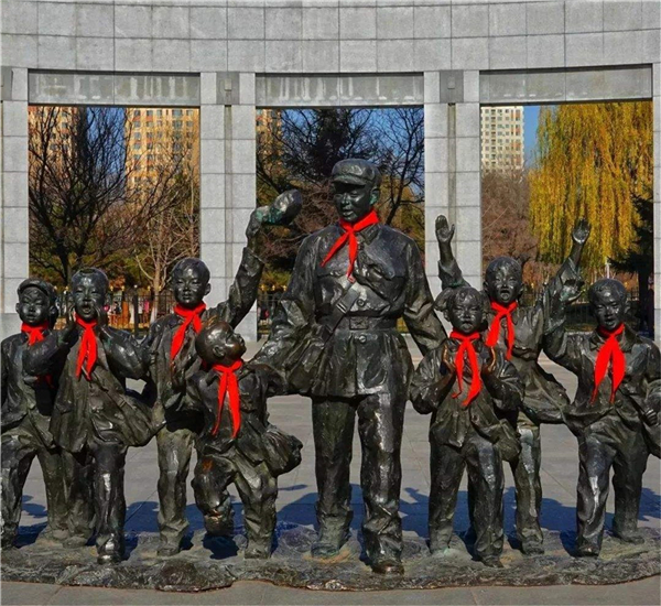 定做雷锋雕塑.jpg 定做雷锋雕塑.jpg