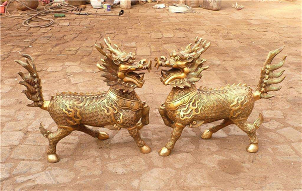 招财铜麒麟摆件