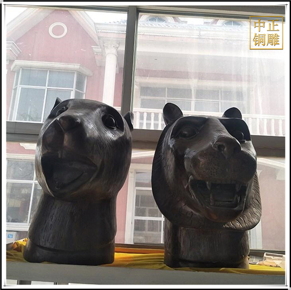 铸铜十二生肖雕塑