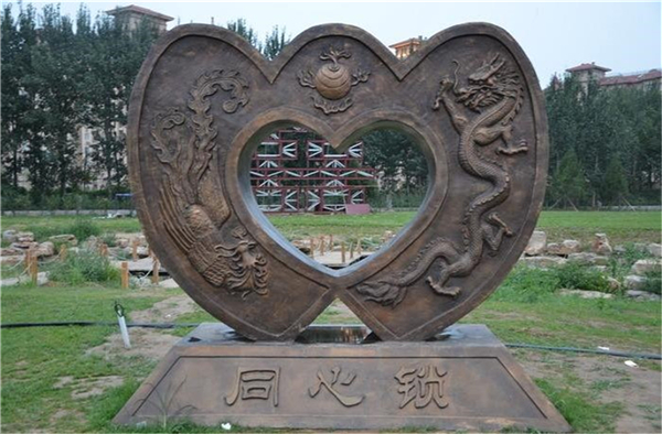 室外城市铜像.jpg 室外城市铜像.jpg