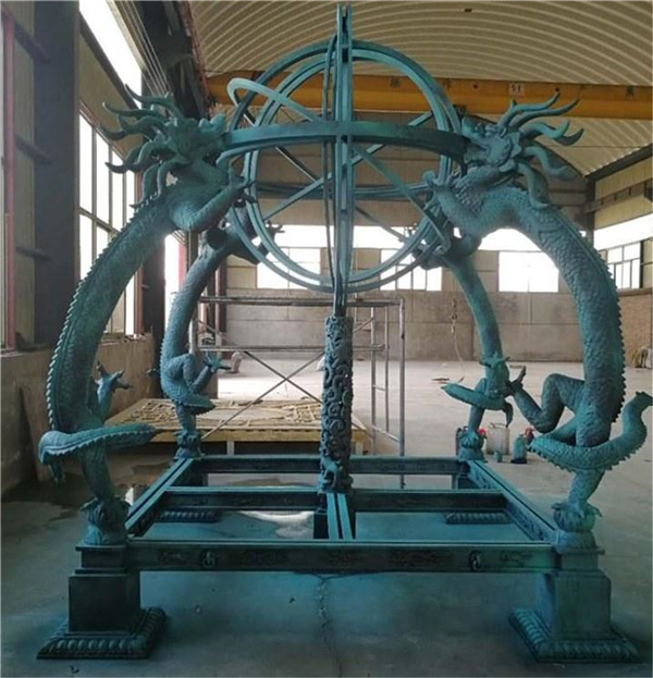 广场浑天仪雕塑