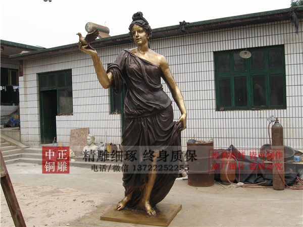 女神铜雕塑.jpg 女神铜雕塑.jpg