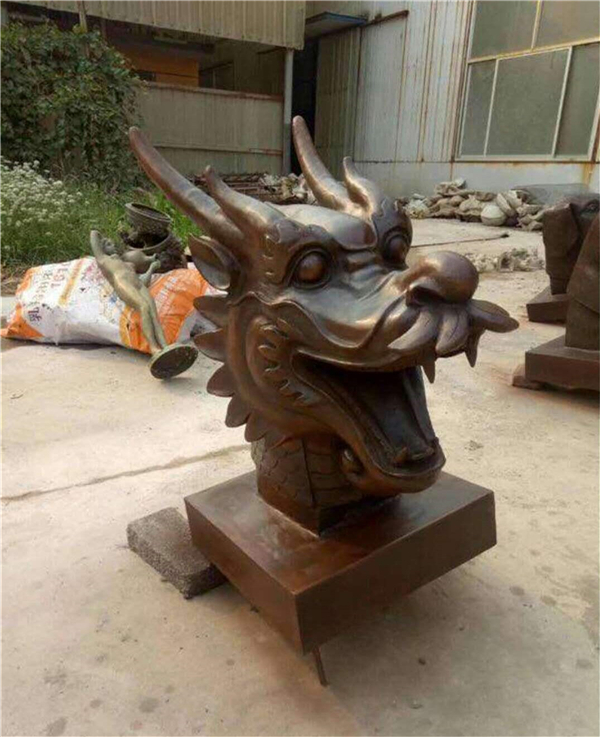 龙头雕塑.jpg