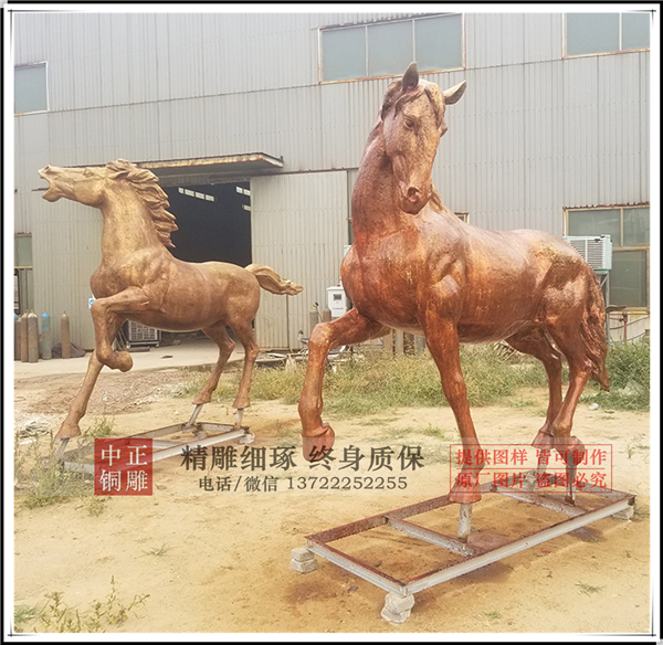 铜马雕像.jpg 铜马雕像.jpg
