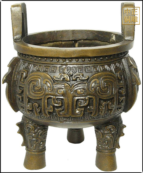 三足铜鼎铸造.jpg 三足铜鼎铸造.jpg
