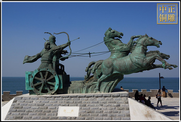 形态各异群马雕塑