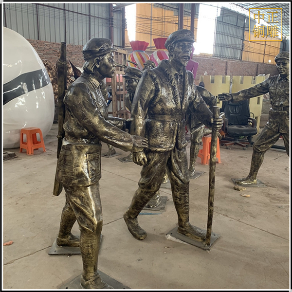背抢人物铜雕塑