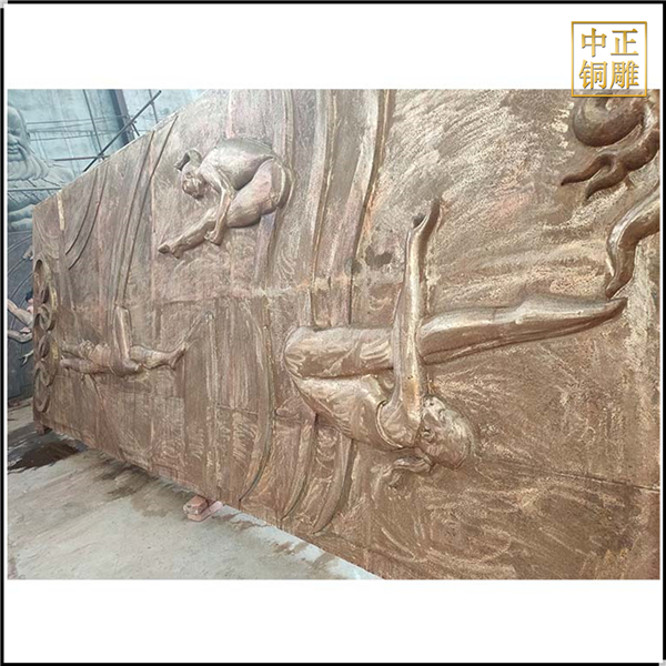 跳水人物铜浮雕