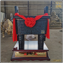 仿古兽纹铜鼎用品