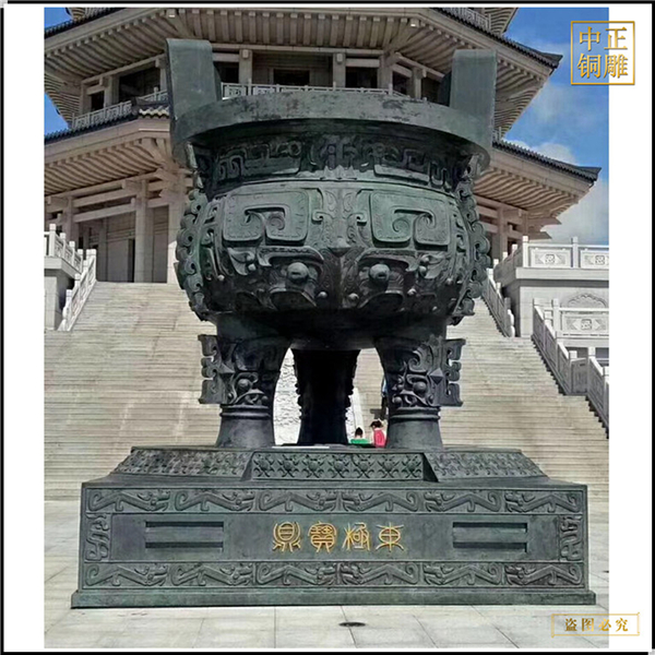 室外大型仿古三足圆鼎