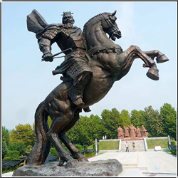 曹操骑马铜雕塑