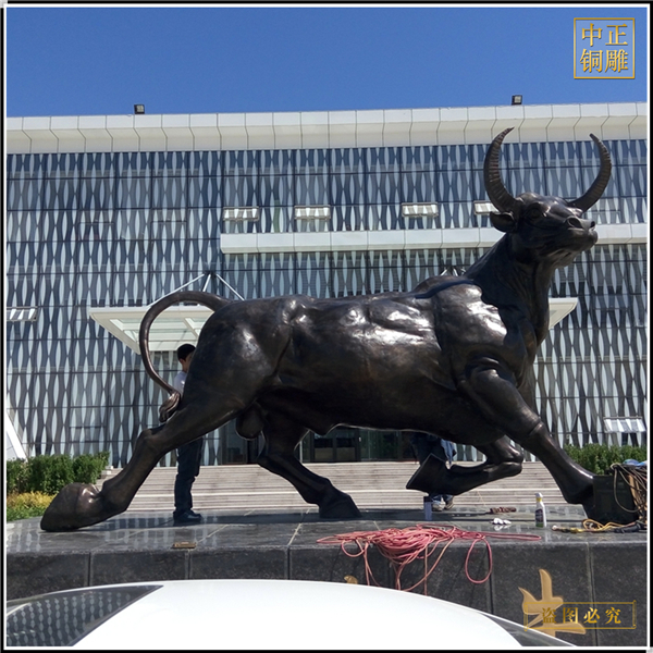 h大型鎏金铜牛定制价钱.jpg