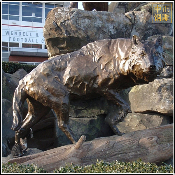 室外铜狼雕塑